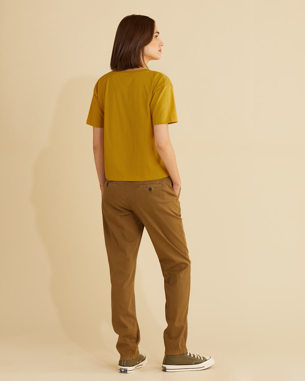 ALTERNATE VIEW OF WOMEN'S CROPPED DESCHUTES GRAPHIC TEE IN DRIED TOBACCO image number 3