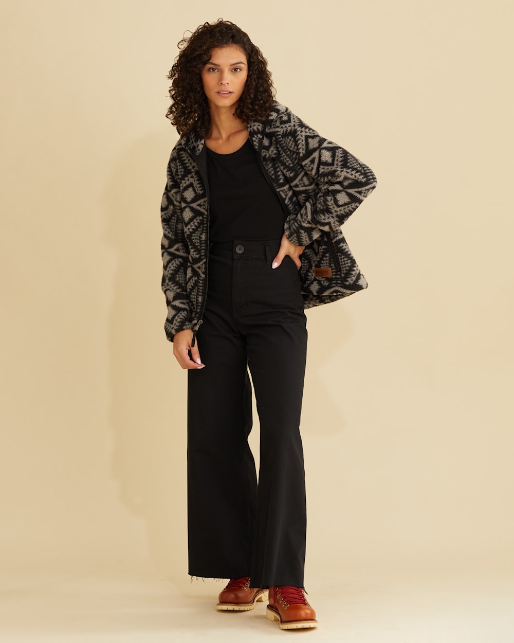 WOMEN'S FLEECE HOODED JACKET IN BLACK/SILVER DIAMOND RIVER image number 1