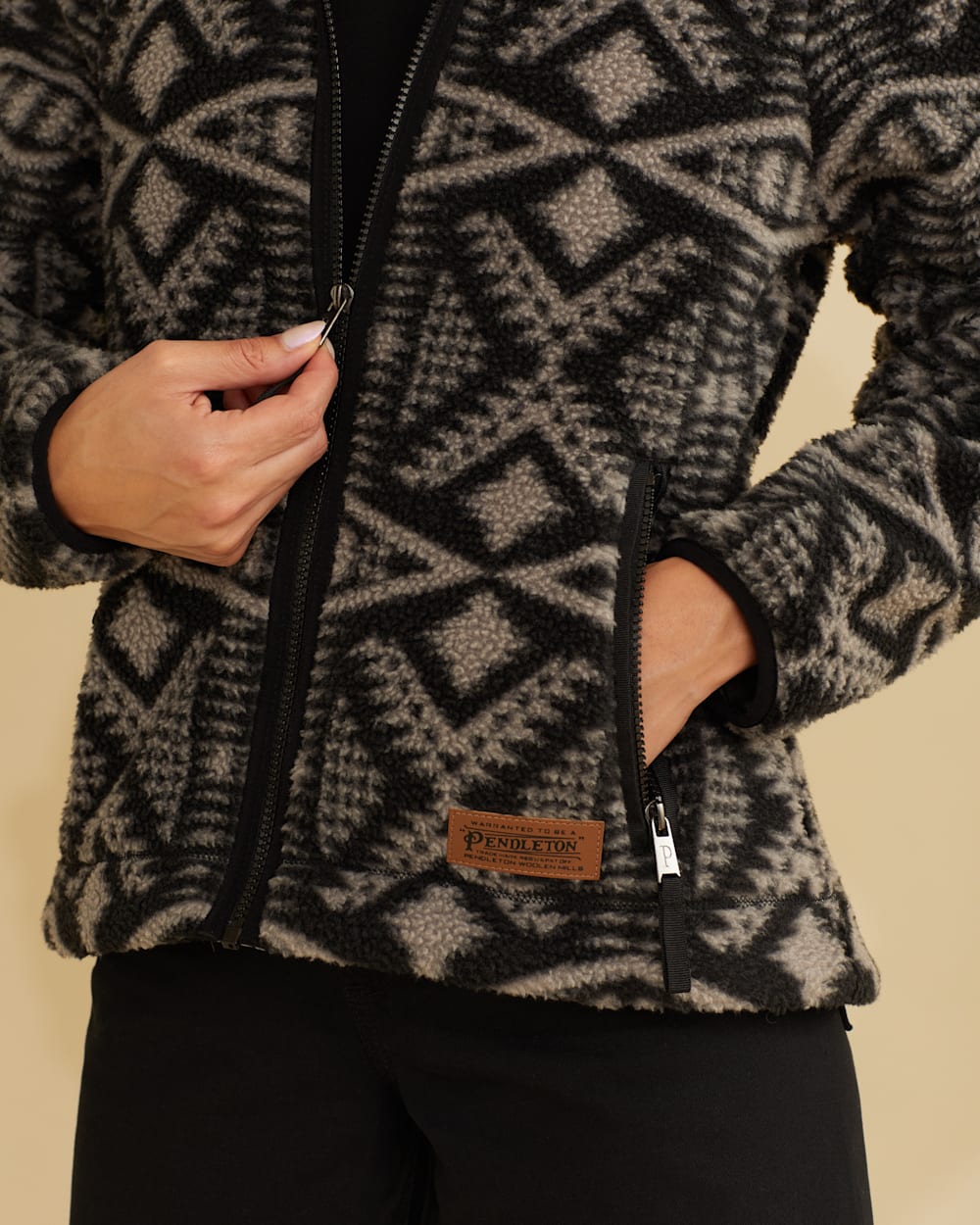 ALTERNATE VIEW OF WOMEN'S FLEECE HOODED JACKET IN BLACK/SILVER DIAMOND RIVER image number 2