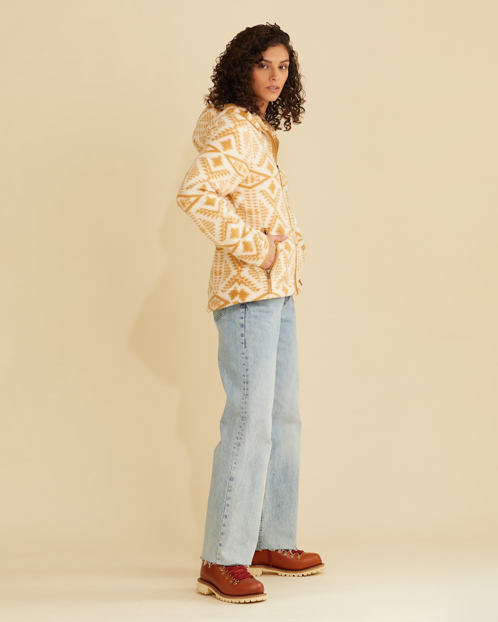 ALTERNATE VIEW OF WOMEN'S FLEECE HOODED JACKET IN NATURAL/CAMEL DIAMOND RIVER image number 5