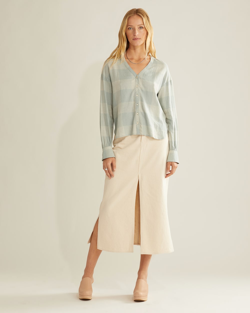 WOMEN'S AMELIA V-NECK SHIRT IN SILVER BLUE/SANDSHELL CHECK image number 1