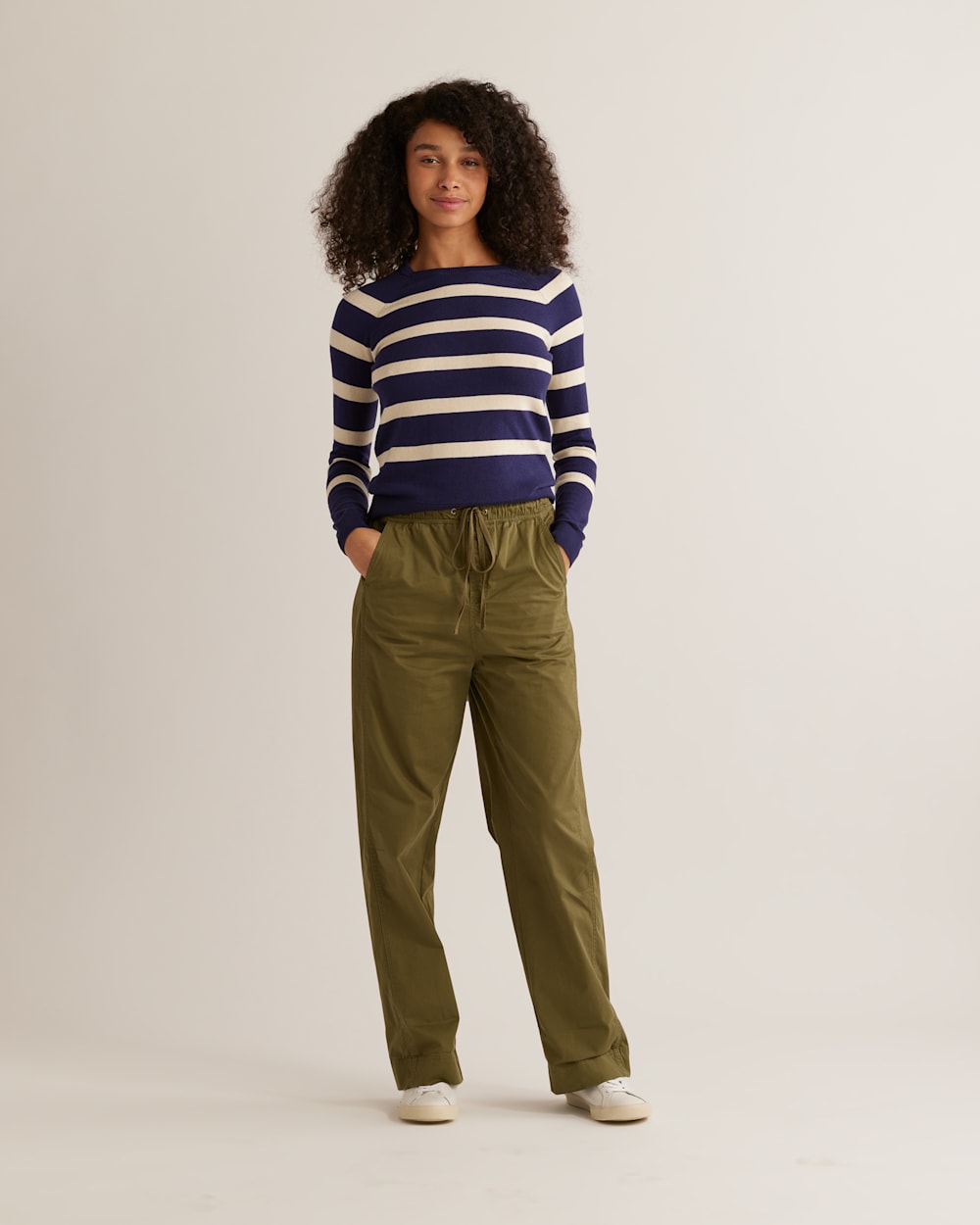 WOMEN'S COTTON/CASHMERE STRIPED PULLOVER IN NAVY/CREAM image number 1