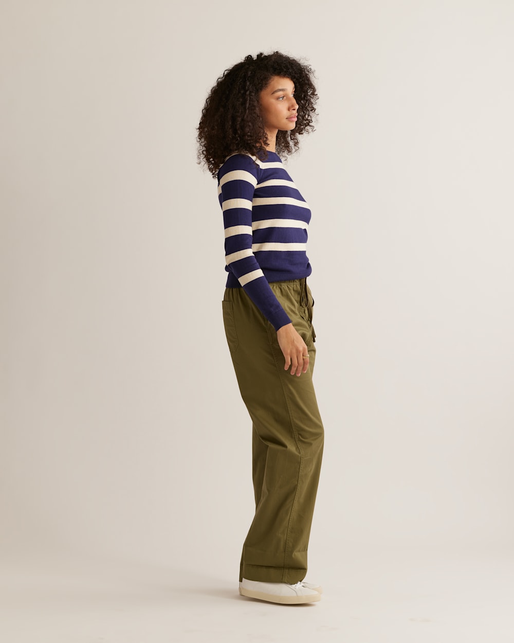 ALTERNATE VIEW OF WOMEN'S COTTON/CASHMERE STRIPED PULLOVER IN NAVY/CREAM image number 2