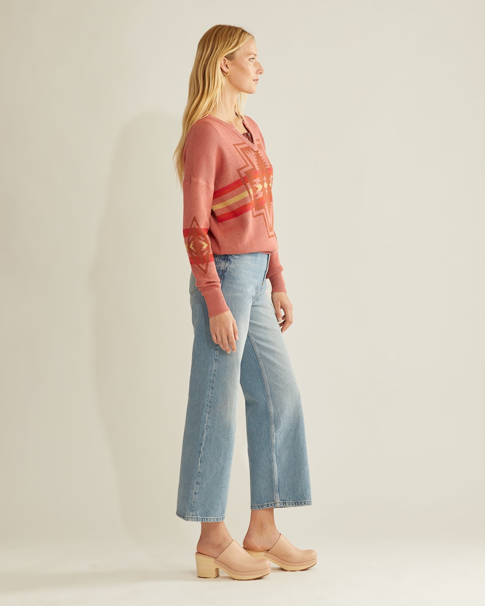 ALTERNATE VIEW OF WOMEN'S GRAPHIC COTTON PULLOVER IN FADED ROSE MULTI HARDING image number 2