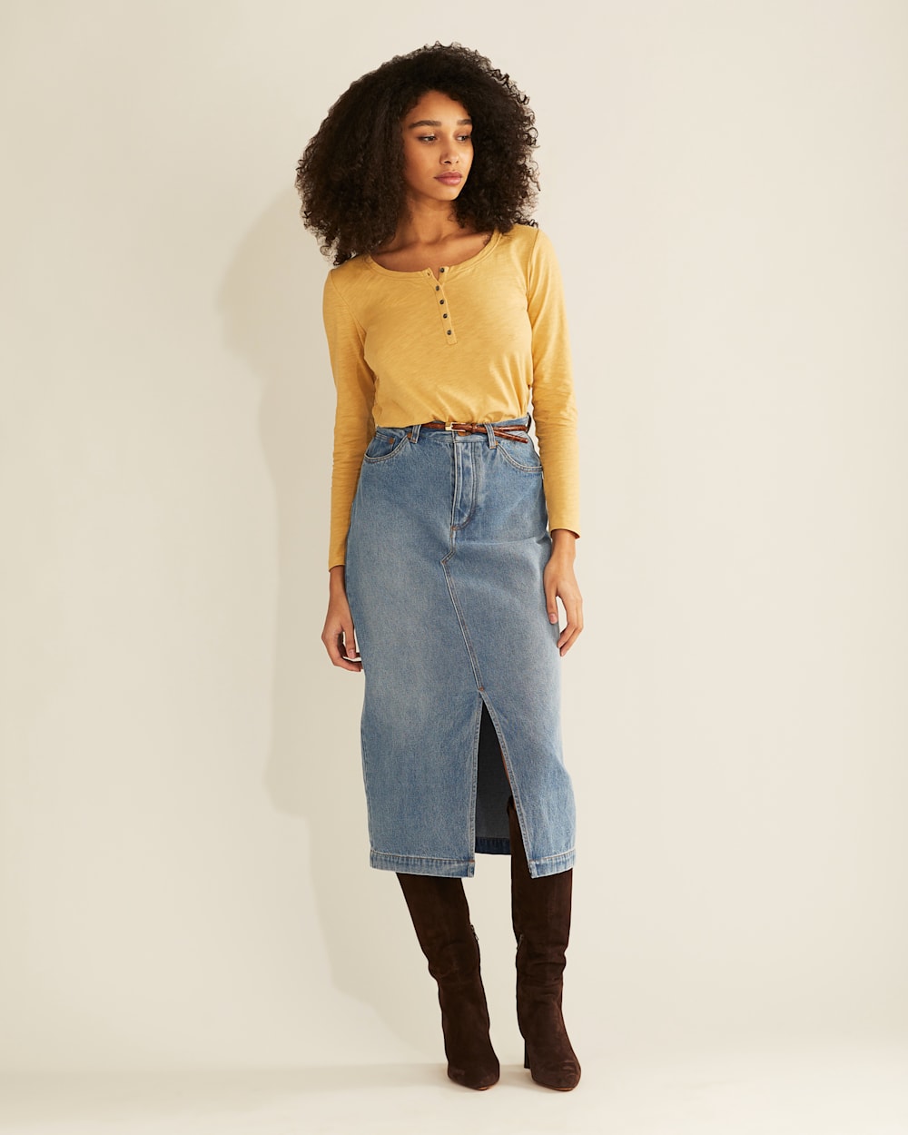 ALTERNATE VIEW OF WOMEN'S LONG-SLEEVE COTTON SLUB HENLEY TEE IN PALE GOLD image number 4