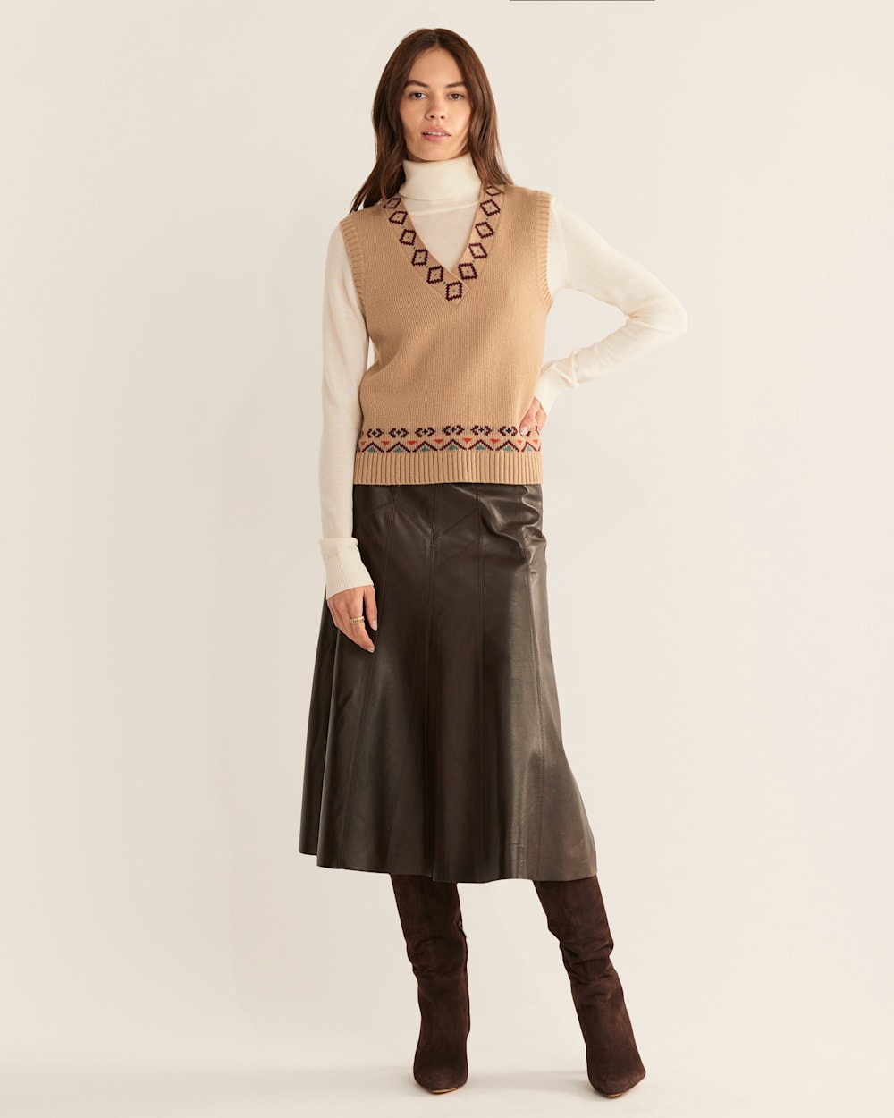 WOMEN'S HARLOW SWEATER VEST IN DESERT SAND MULTI image number 1