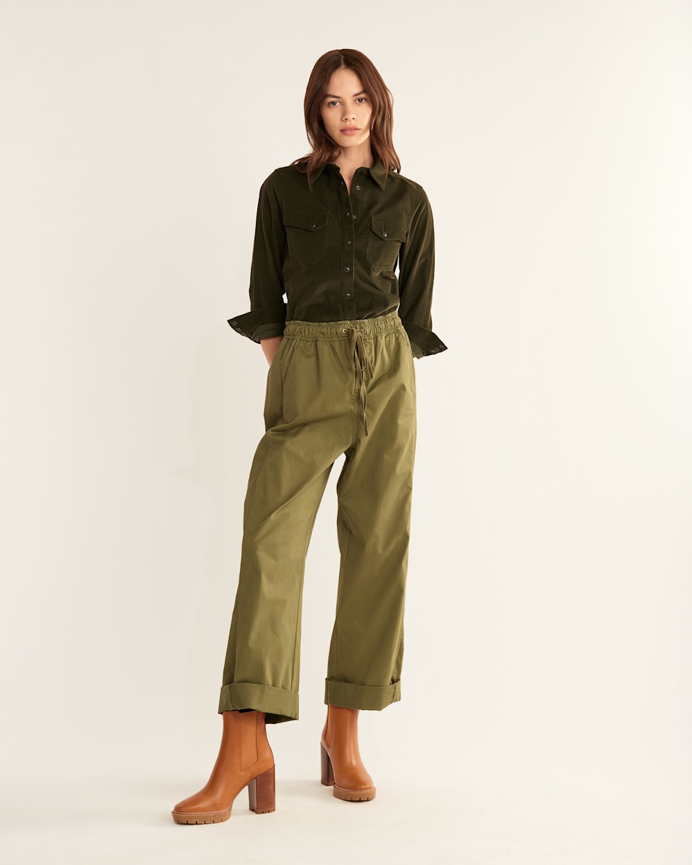 WOMEN'S CORDUROY GAMBLER SHIRT IN ROSIN GREEN image number 1