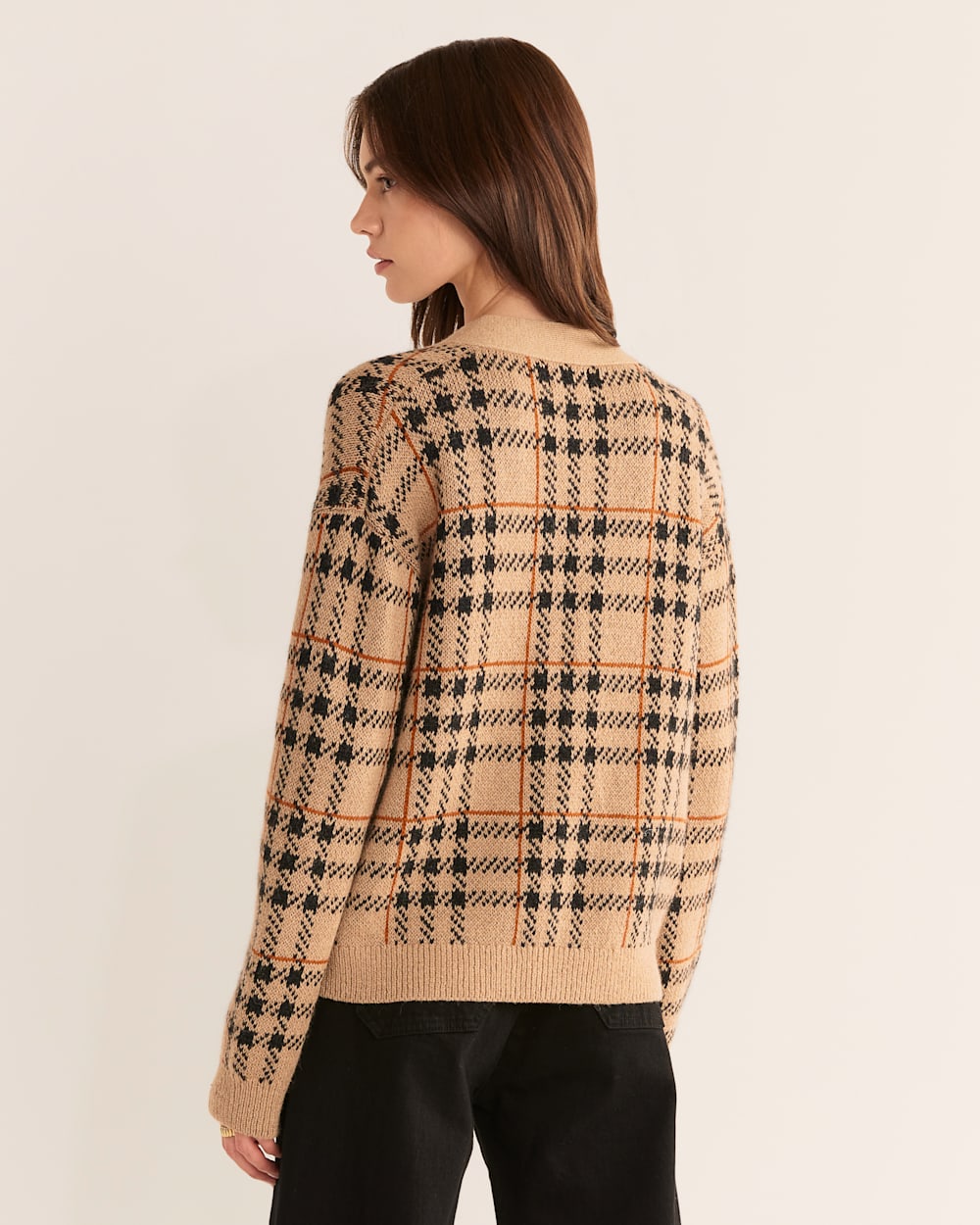 ALTERNATE VIEW OF WOMEN'S LUXE PLAID CROPPED CARDIGAN IN TAUPE MULTI PLAID image number 4