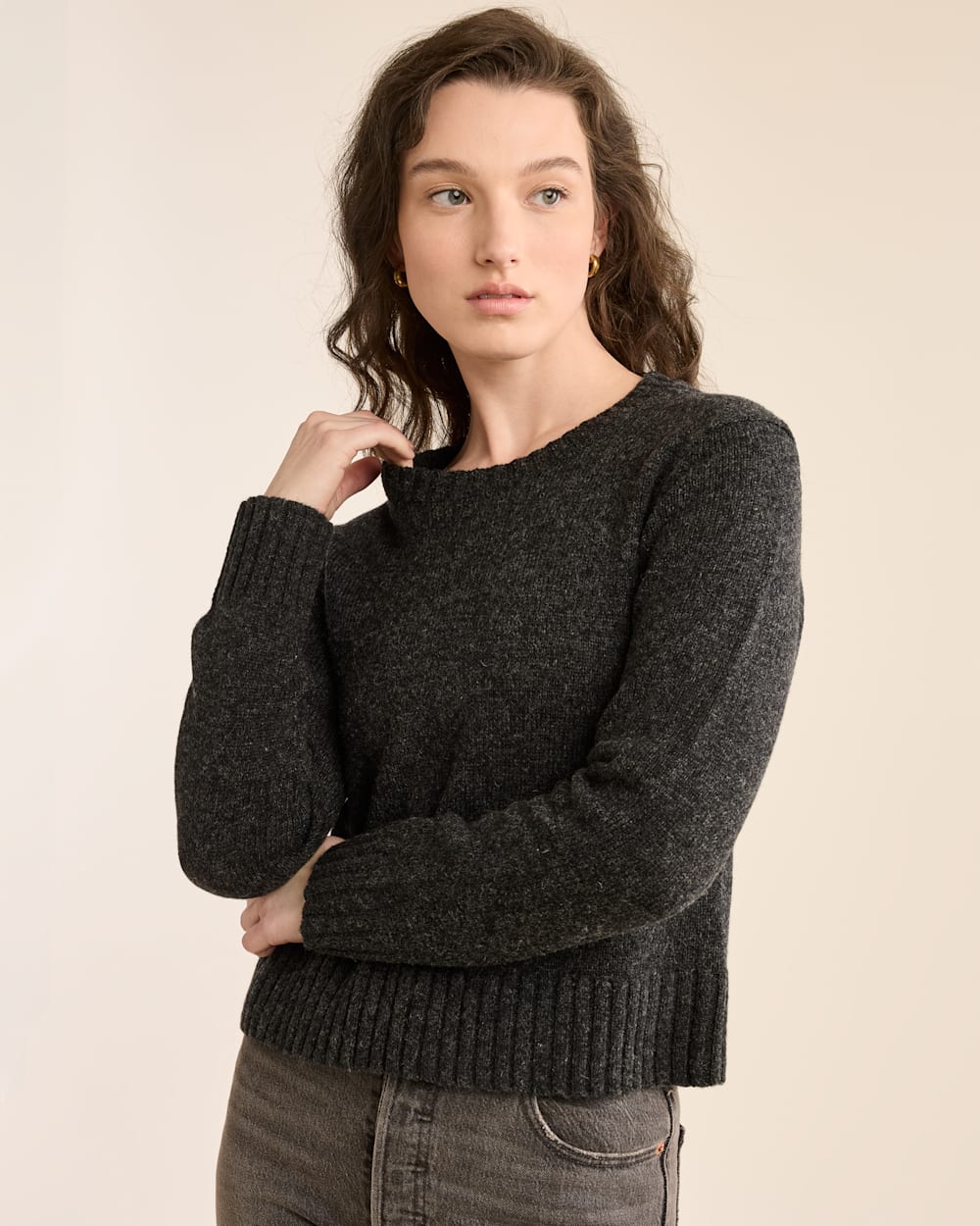 WOMEN'S SHETLAND COLLECTION SWEATER IN BLACK HEATHER image number 1