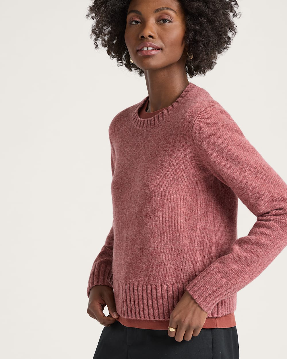ALTERNATE VIEW OF WOMEN'S SHETLAND COLLECTION SWEATER IN DARK ROSE HEATHER image number 4