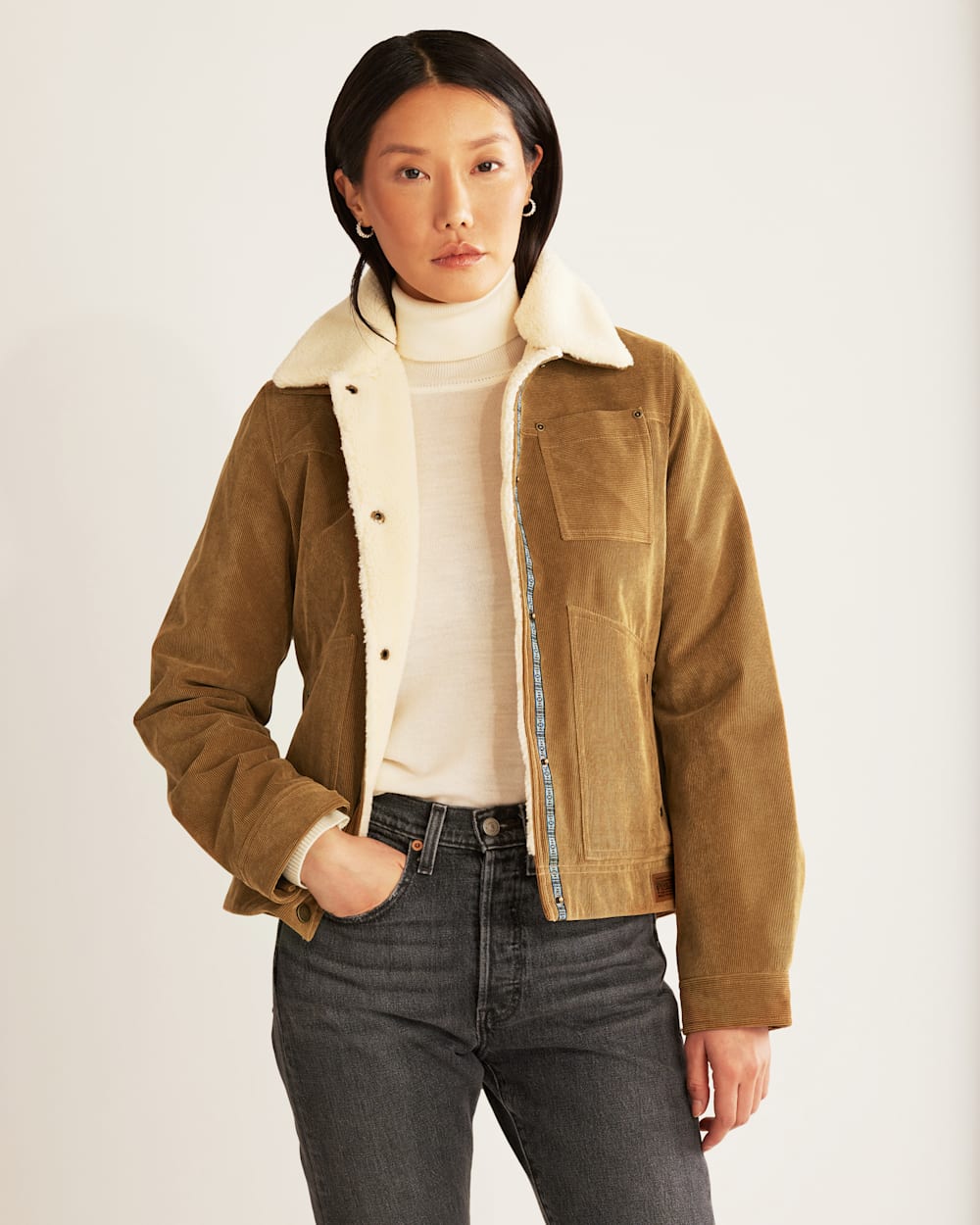 WOMEN'S WIND RIVER CORDUROY TRUCKER JACKET IN SADDLE image number 1