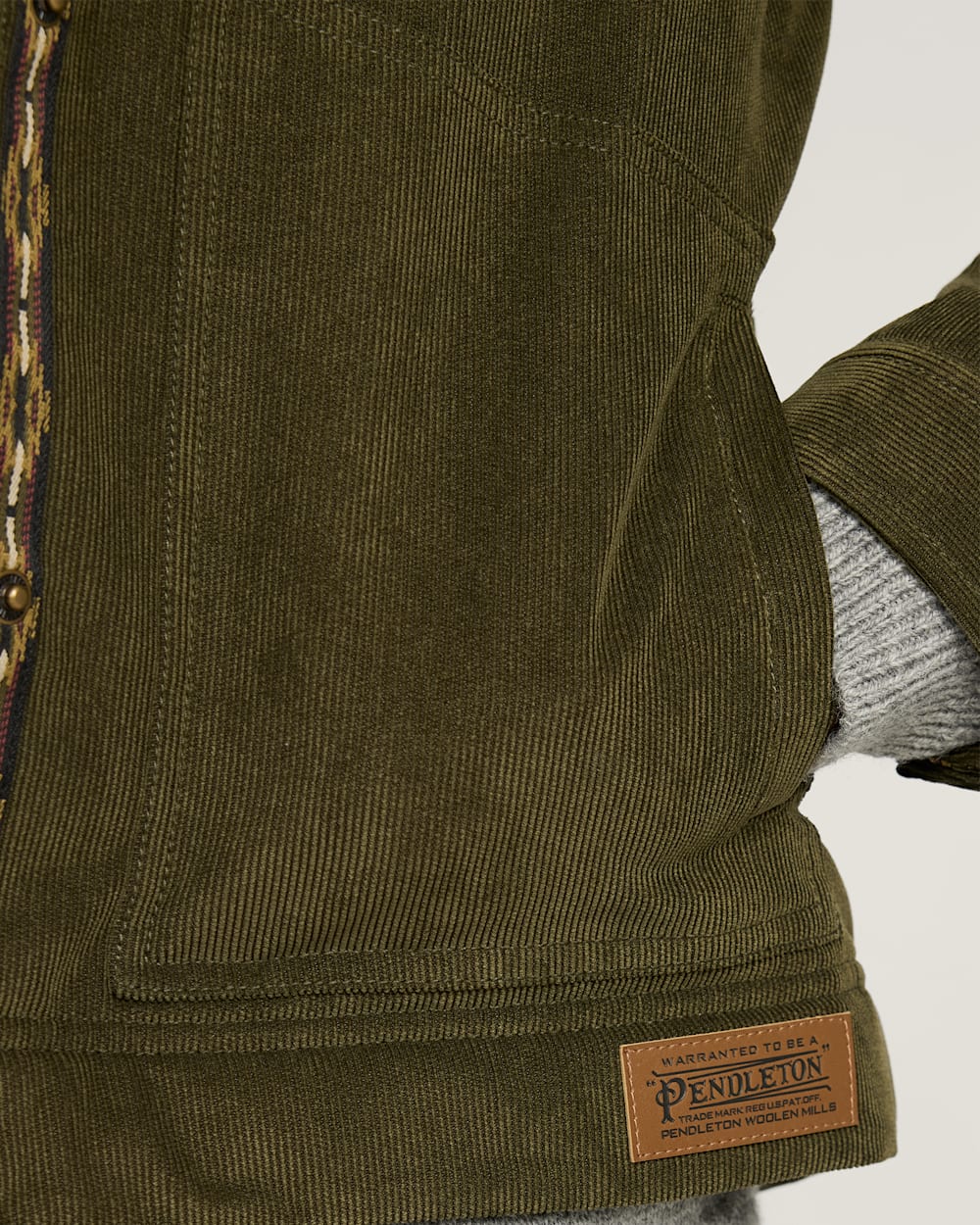 ALTERNATE VIEW OF WOMEN'S WIND RIVER CORDUROY TRUCKER JACKET IN DARK OLIVE image number 5