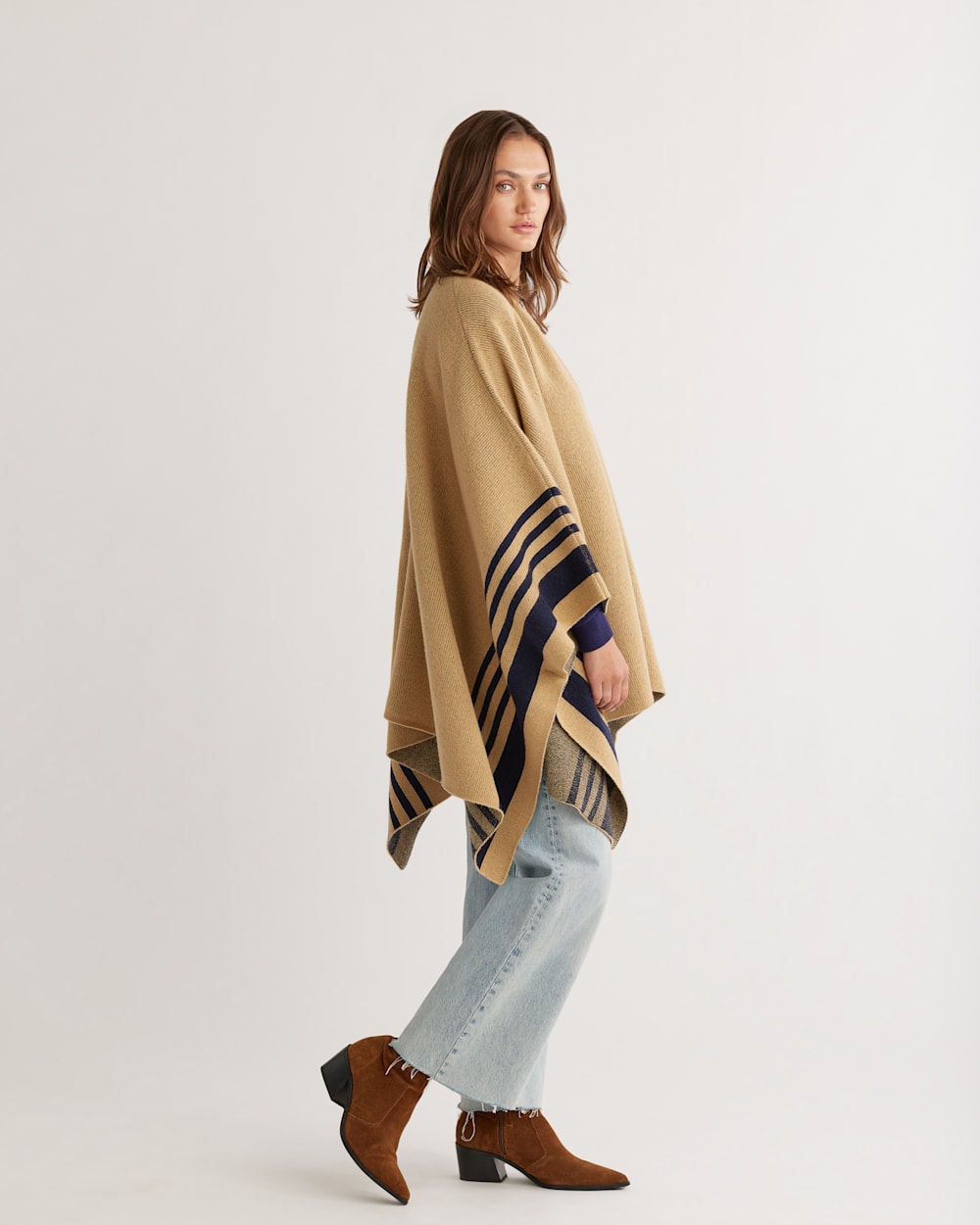 ALTERNATE VIEW OF WOMEN'S LAMBSWOOL KNIT BLANKET CAPE IN CAMEL/NAVY image number 2