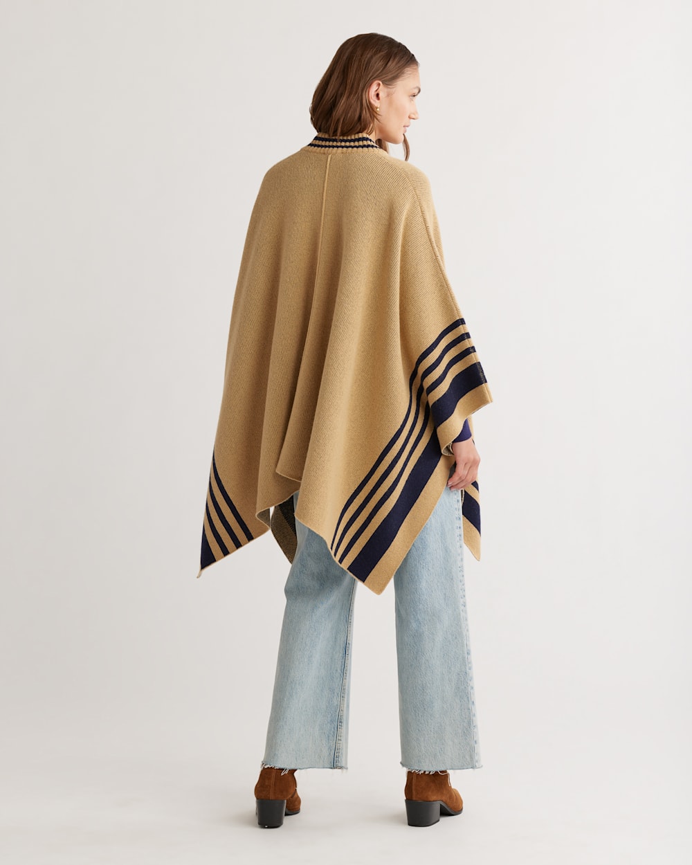 ALTERNATE VIEW OF WOMEN'S LAMBSWOOL KNIT BLANKET CAPE IN CAMEL/NAVY image number 3