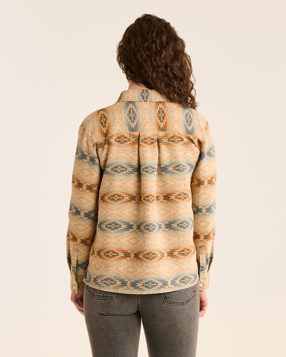 ALTERNATE VIEW OF WOMEN'S COASTLINE OVERSHIRT IN TAN MULTI MESILLA image number 3