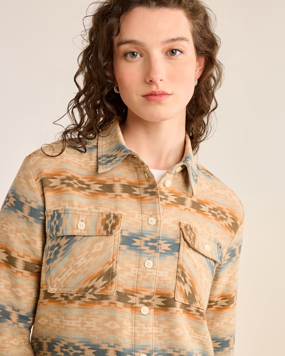 ALTERNATE VIEW OF WOMEN'S COASTLINE OVERSHIRT IN TAN MULTI MESILLA image number 4