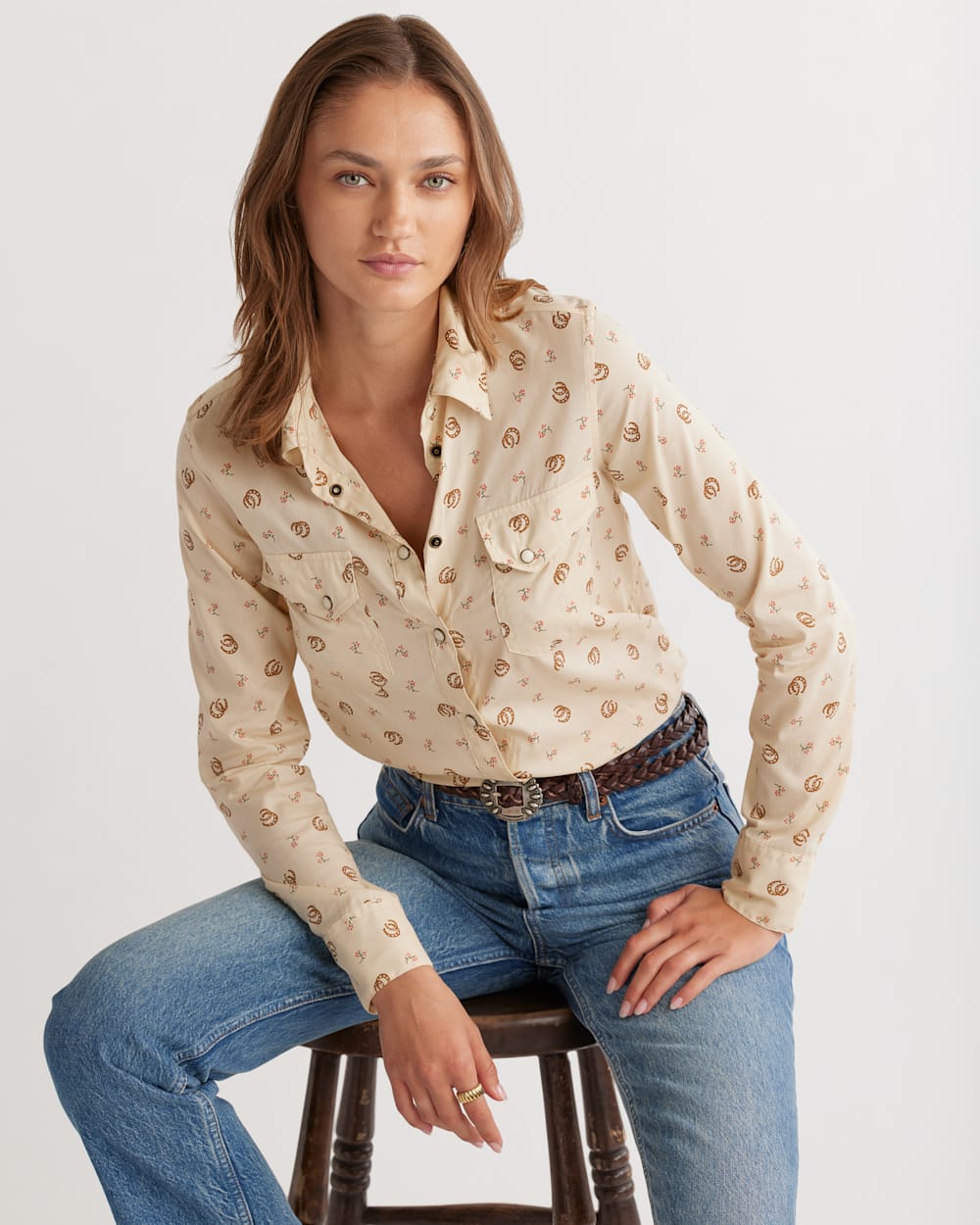 ALTERNATE VIEW OF WOMEN'S PRINTED GAMBLER SHIRT IN SANDSHELL/BRONZE MULTI image number 4