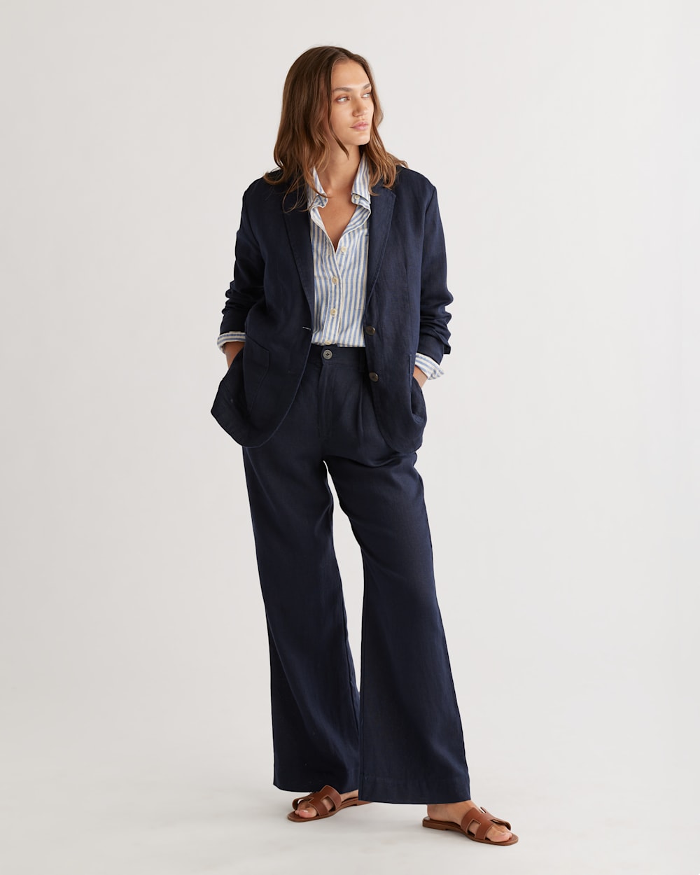 ALTERNATE VIEW OF WOMEN'S BIRCH BAY LINEN BLAZER IN NAVY image number 5
