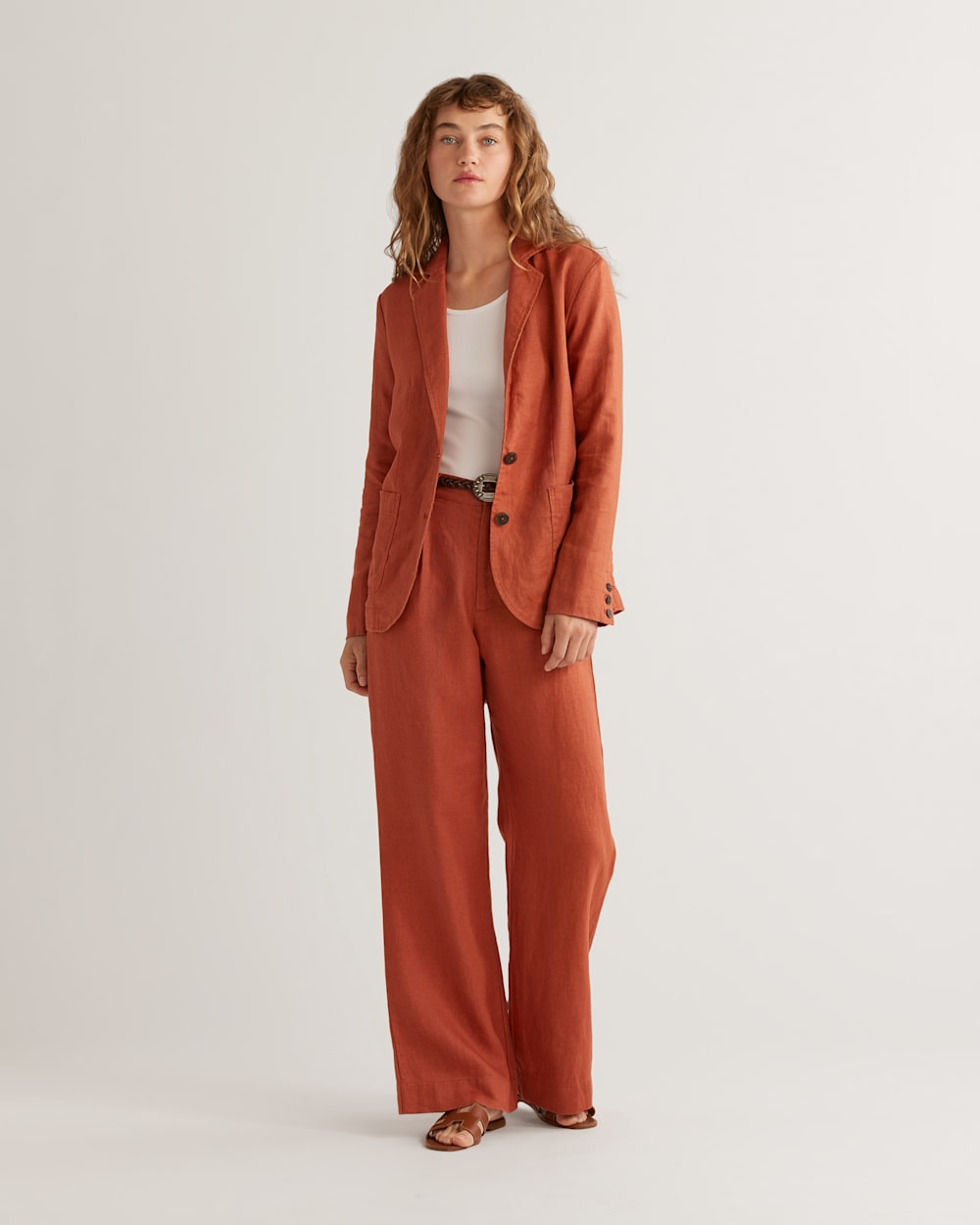 ALTERNATE VIEW OF WOMEN'S BIRCH BAY LINEN TROUSER PANTS IN REDWOOD image number 5