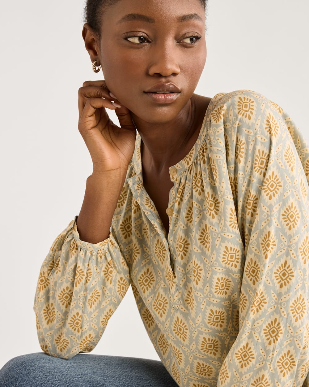 WOMEN'S JANA POPOVER SHIRT IN DUSTY BLUE MULTI image number 1