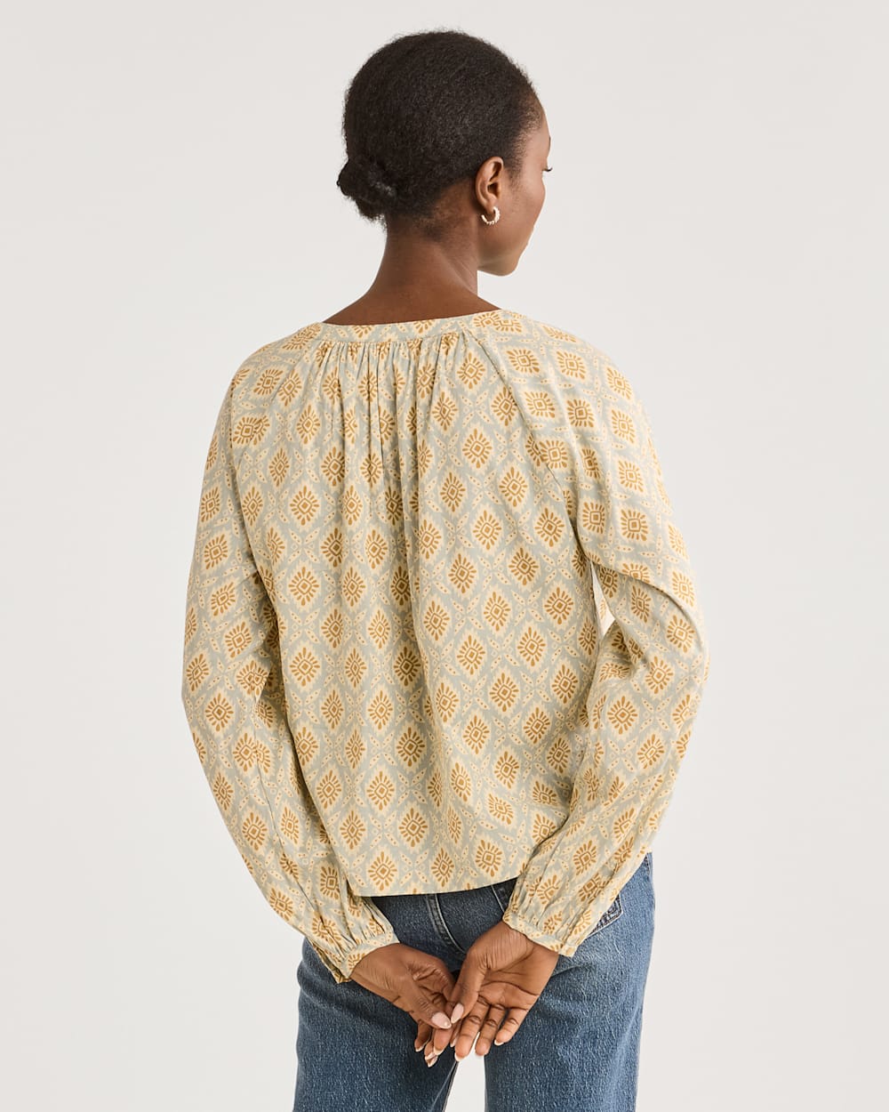 ALTERNATE VIEW OF WOMEN'S JANA POPOVER SHIRT IN DUSTY BLUE MULTI image number 3