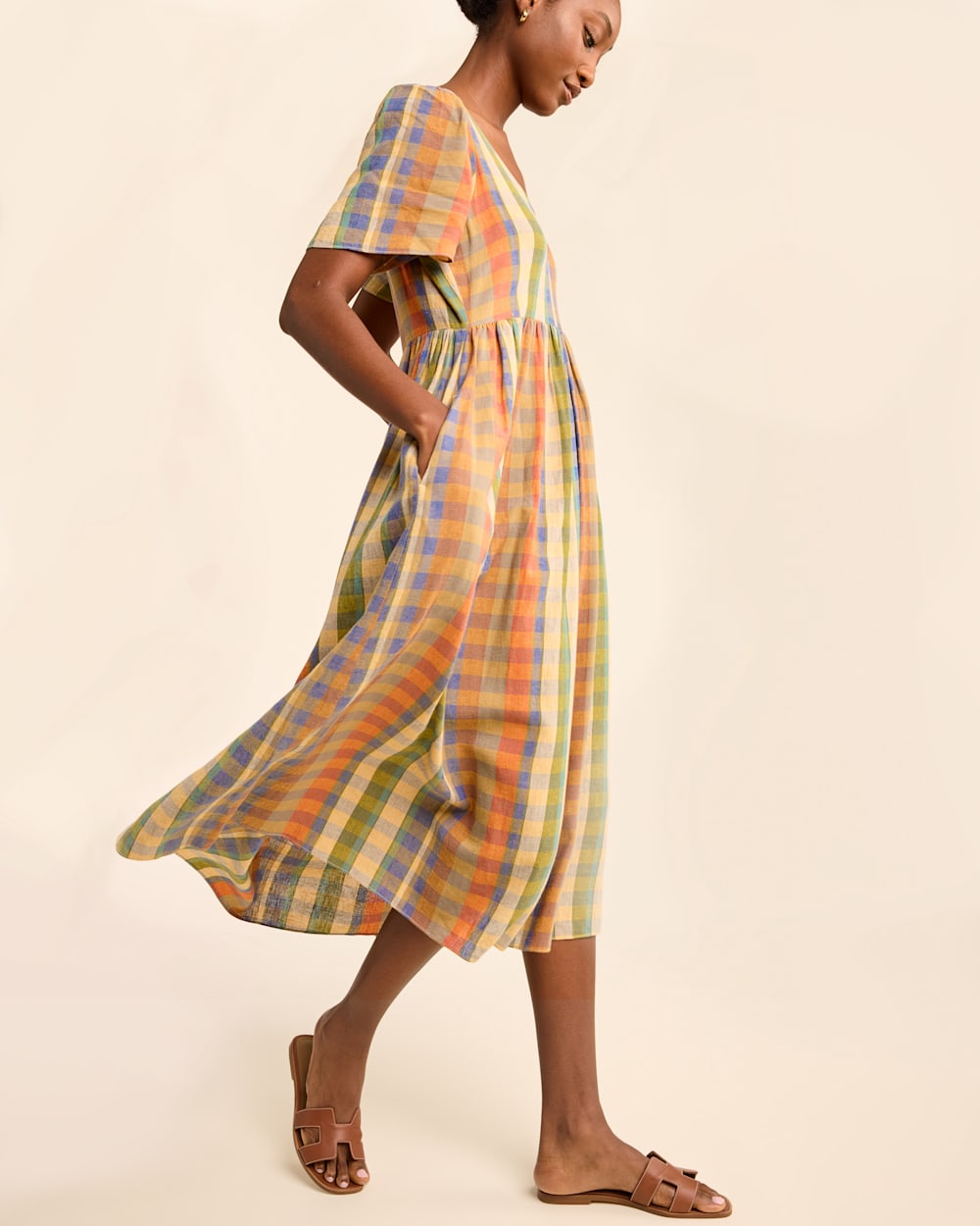ALTERNATE VIEW OF WOMEN'S FLORA LINEN-BLEND MIDI DRESS IN WOODASH MULTI CHECK image number 5