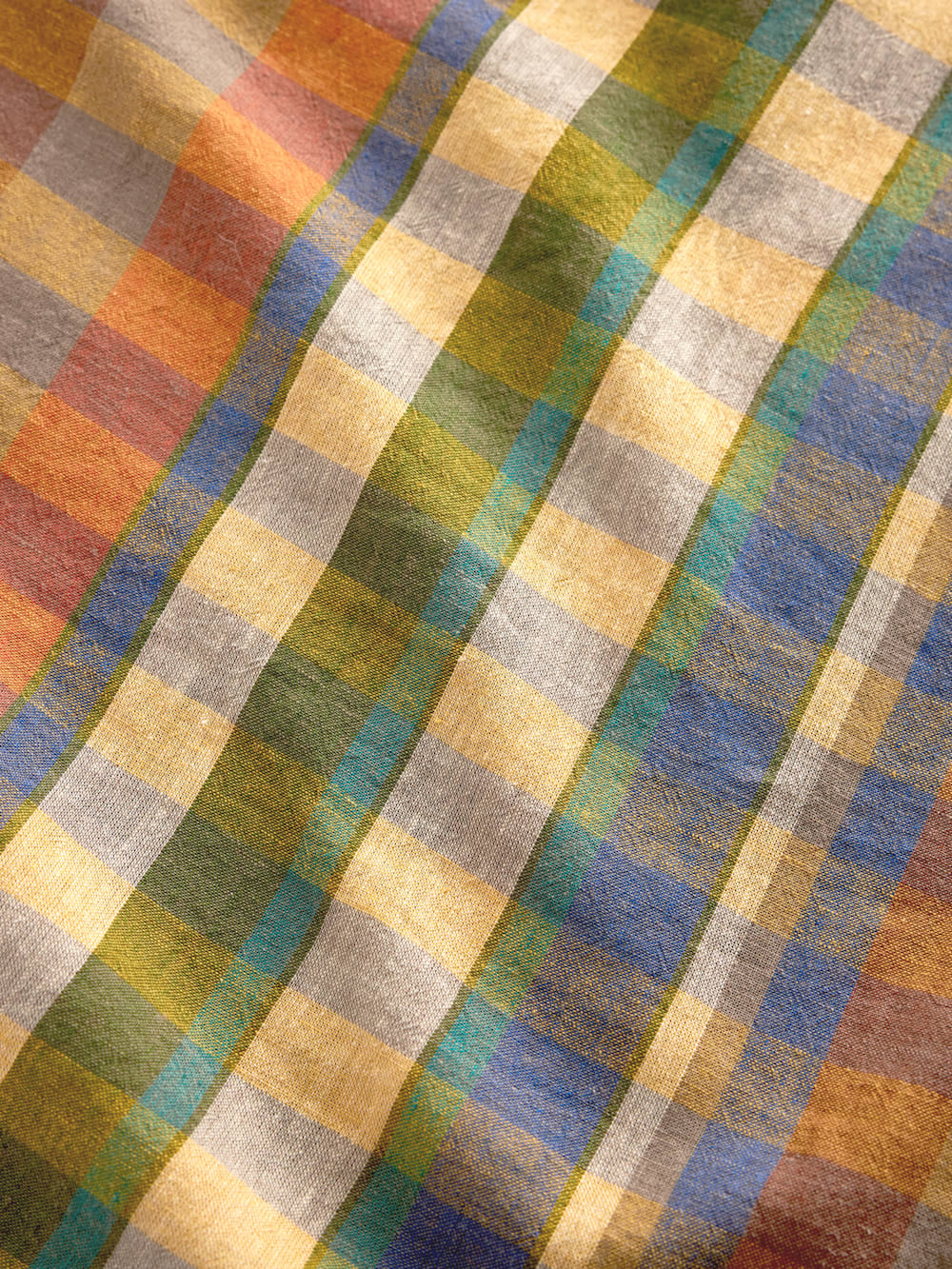 ALTERNATE VIEW OF WOMEN'S FLORA LINEN-BLEND POPOVER TOP IN WOODASH MULTI CHECK image number 5