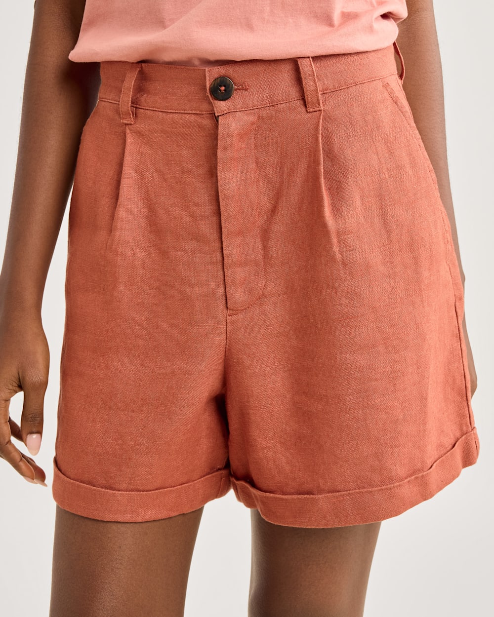 ALTERNATE VIEW OF WOMEN'S BIRCH BAY LINEN SHORTS IN REDWOOD image number 4