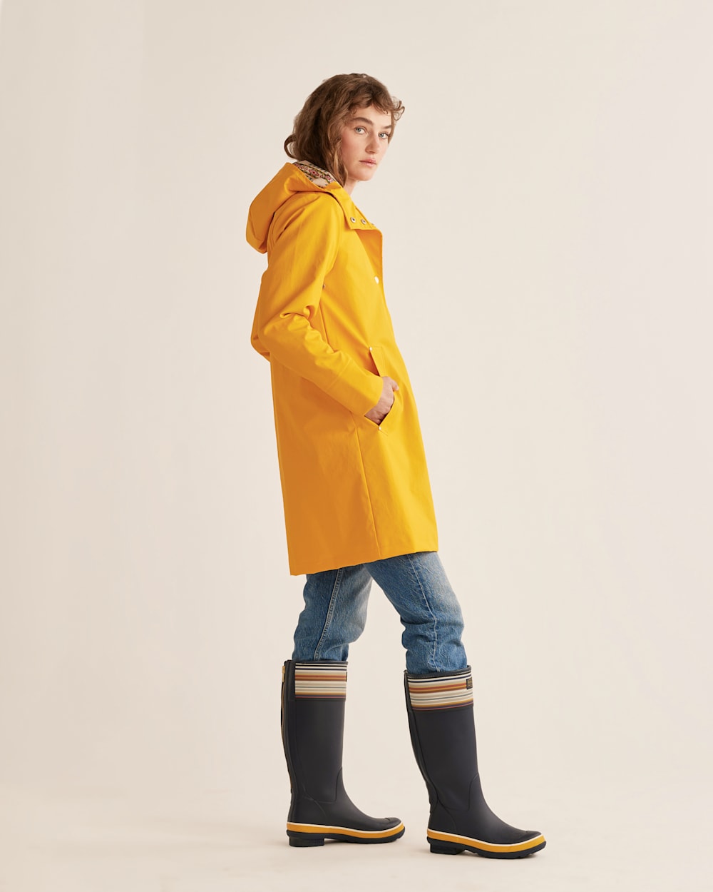 ALTERNATE VIEW OF WOMEN'S SEATTLE WATERPROOF SLICKER IN SUNSET YELLOW image number 2