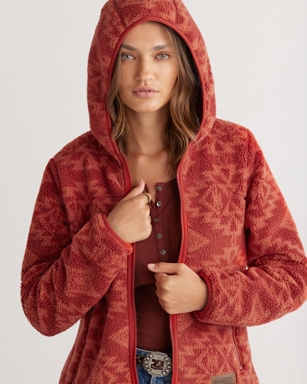 ALTERNATE VIEW OF WOMEN'S FLEECE HOODED JACKET IN BURNT RED SACRED STAR image number 5