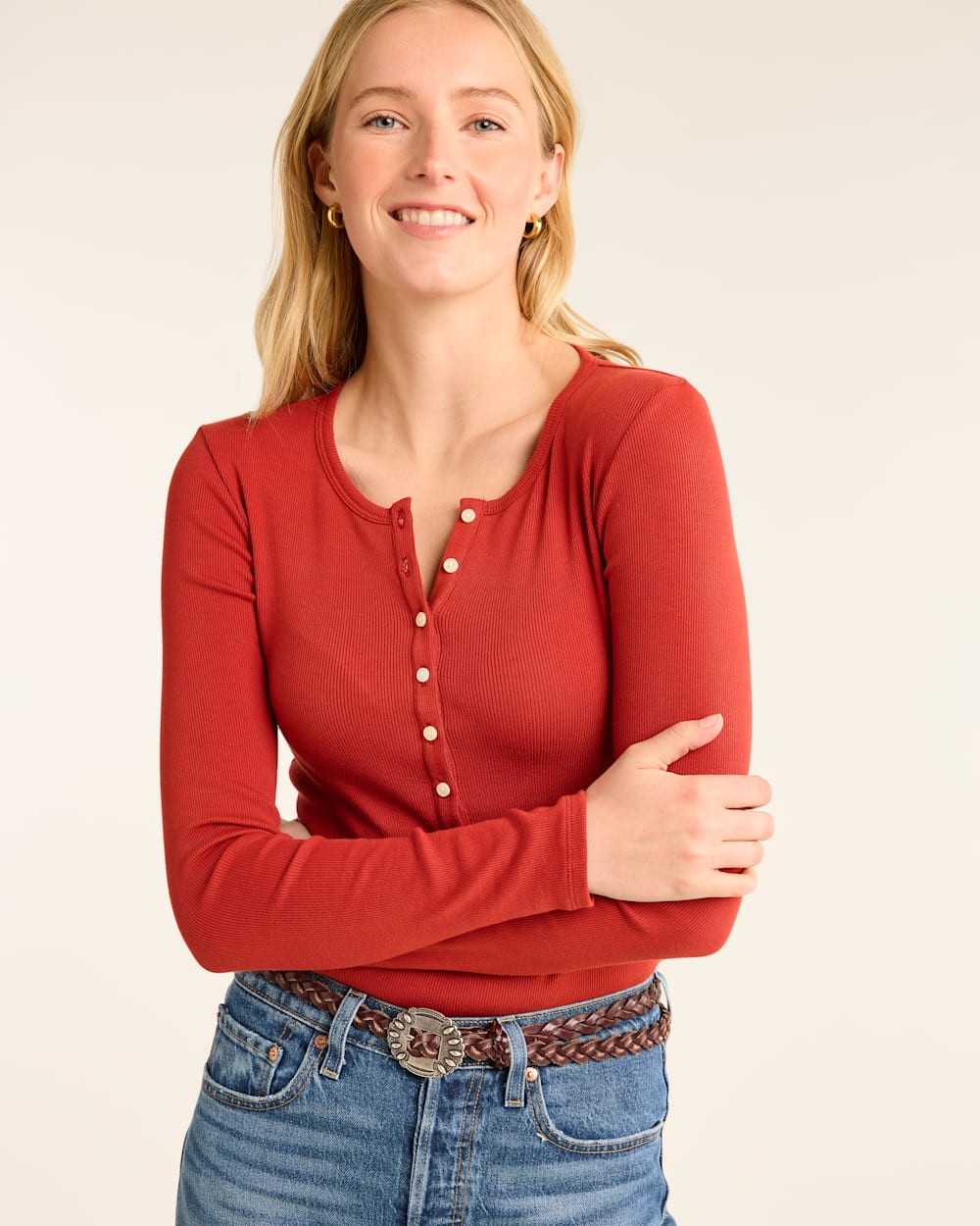 WOMEN'S LONG-SLEEVE PIMA COTTON HENLEY IN RED OCHRE image number 1