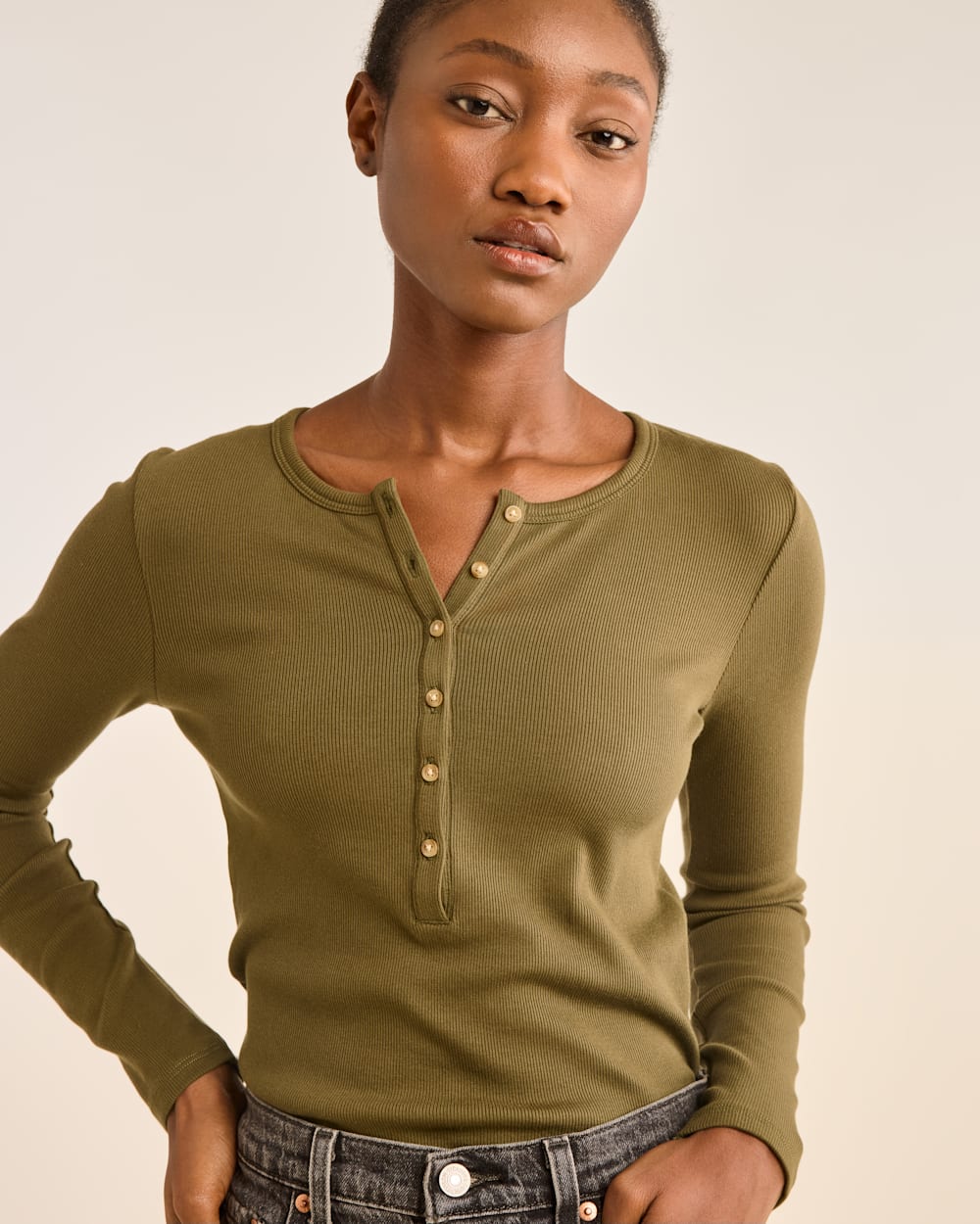 WOMEN'S LONG-SLEEVE PIMA COTTON HENLEY IN DARK OLIVE image number 1