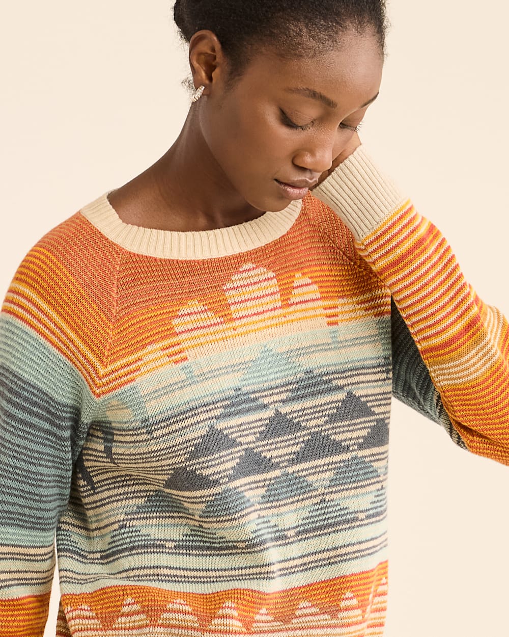 ALTERNATE VIEW OF WOMEN'S SUNSET RAGLAN COTTON SWEATER IN RUST/BLUE MULTI image number 4