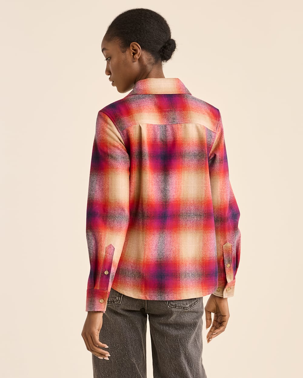 ALTERNATE VIEW OF WOMEN'S PLAID BOARD SHIRT IN NAVY/MAGENTA OMBRE image number 3