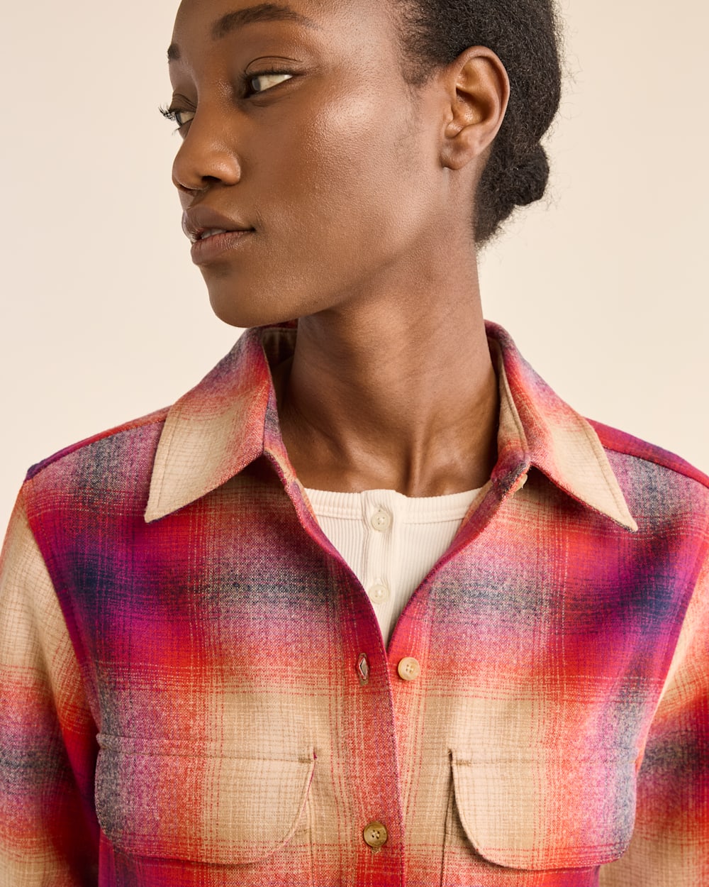 ALTERNATE VIEW OF WOMEN'S PLAID BOARD SHIRT IN NAVY/MAGENTA OMBRE image number 4