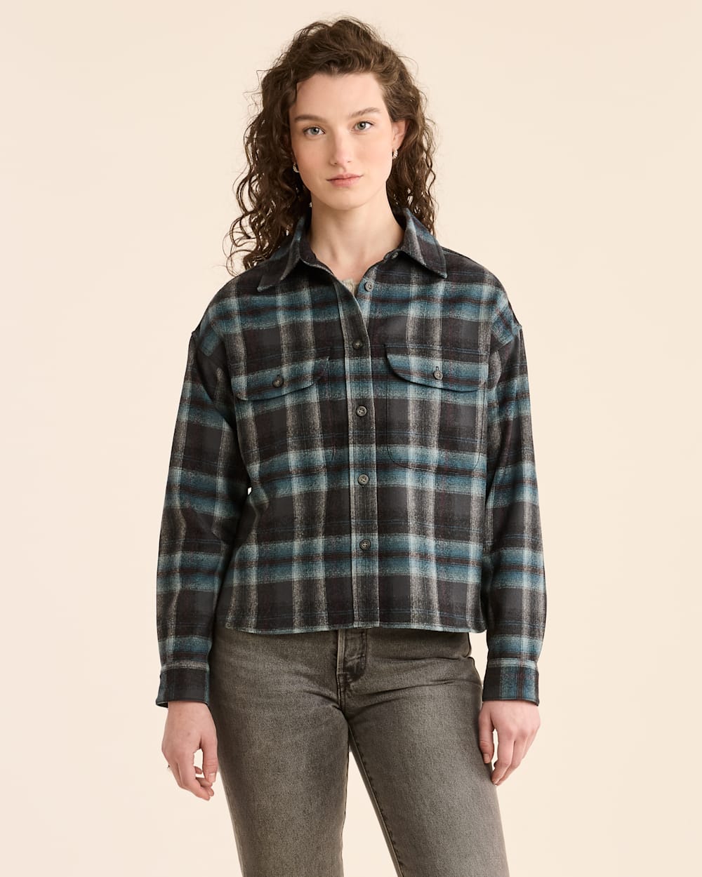 WOMEN'S PLAID CROPPED SHIRT IN GREY MIX/AQUA PLAID image number 1