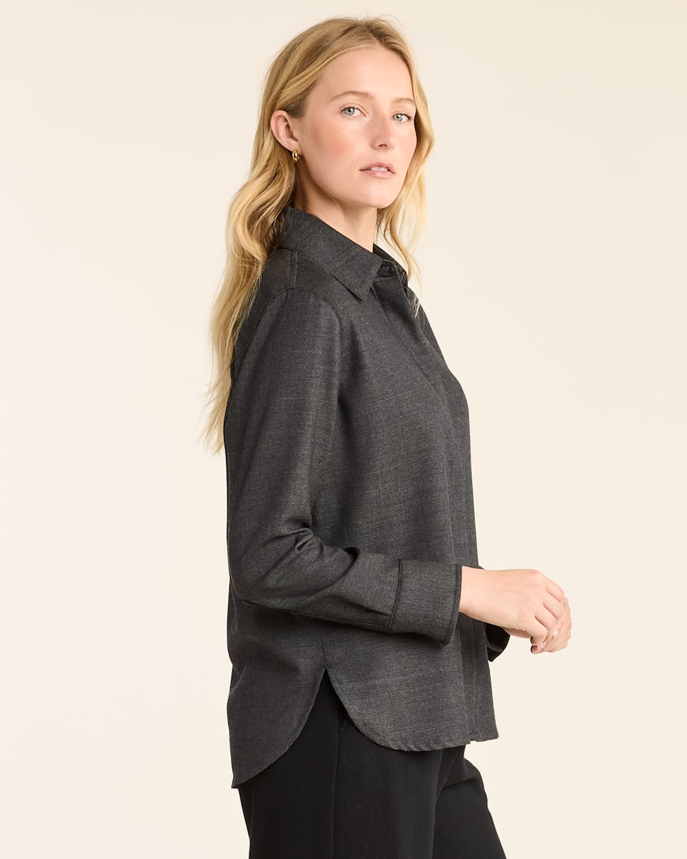 ALTERNATE VIEW OF WOMEN'S WORSTED WOOL SHIRT IN BLACK image number 2