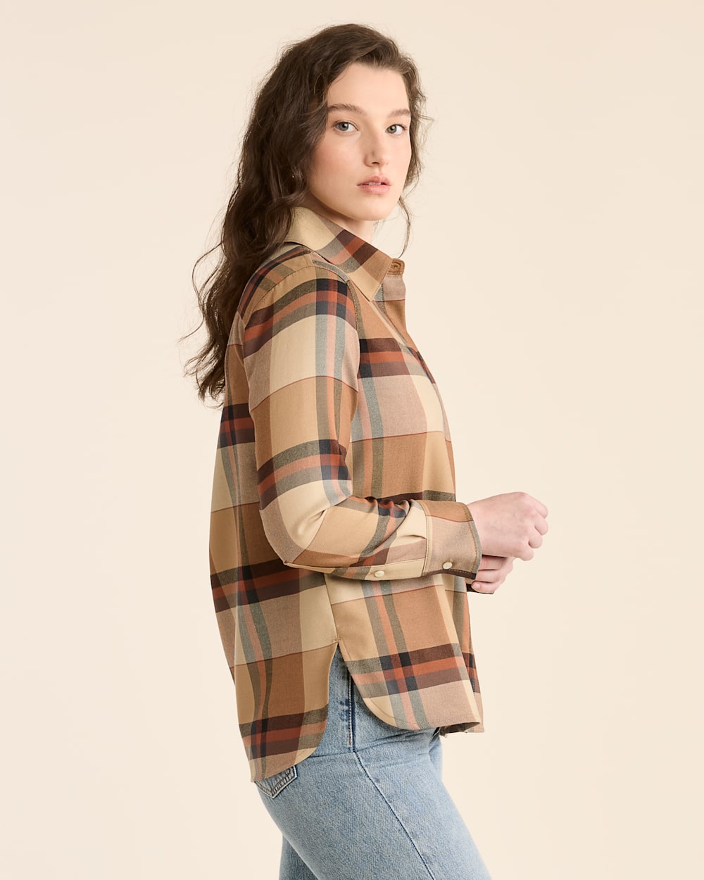 ALTERNATE VIEW OF WOMEN'S PLAID WORSTED WOOL SHIRT IN TAN/COPPER image number 2