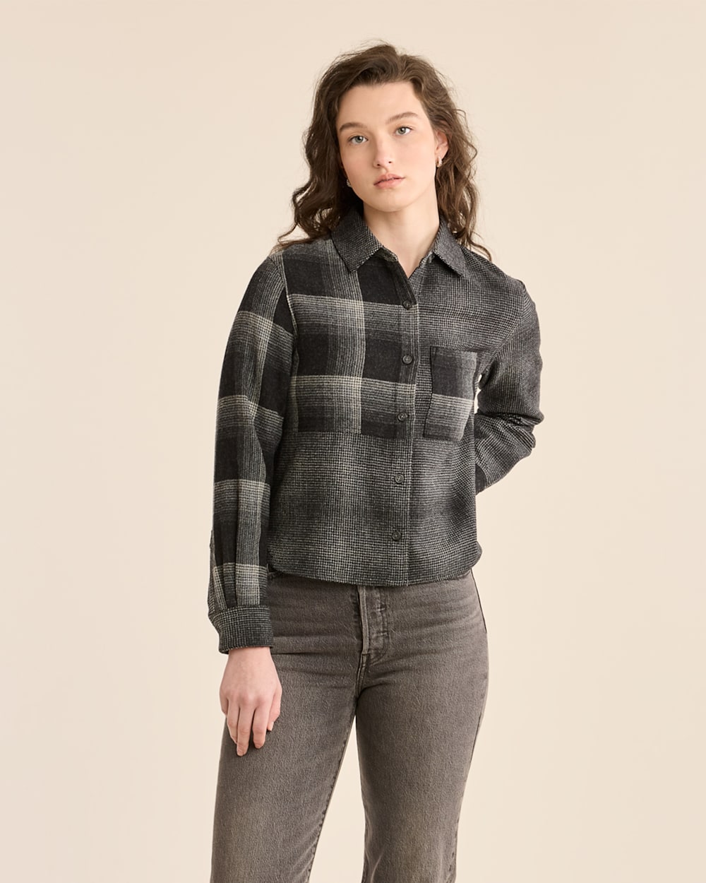 ALTERNATE VIEW OF WOMEN'S CENTENNIAL PLAID SHIRT IN OXFORD/GREY MIX OMBRE image number 2