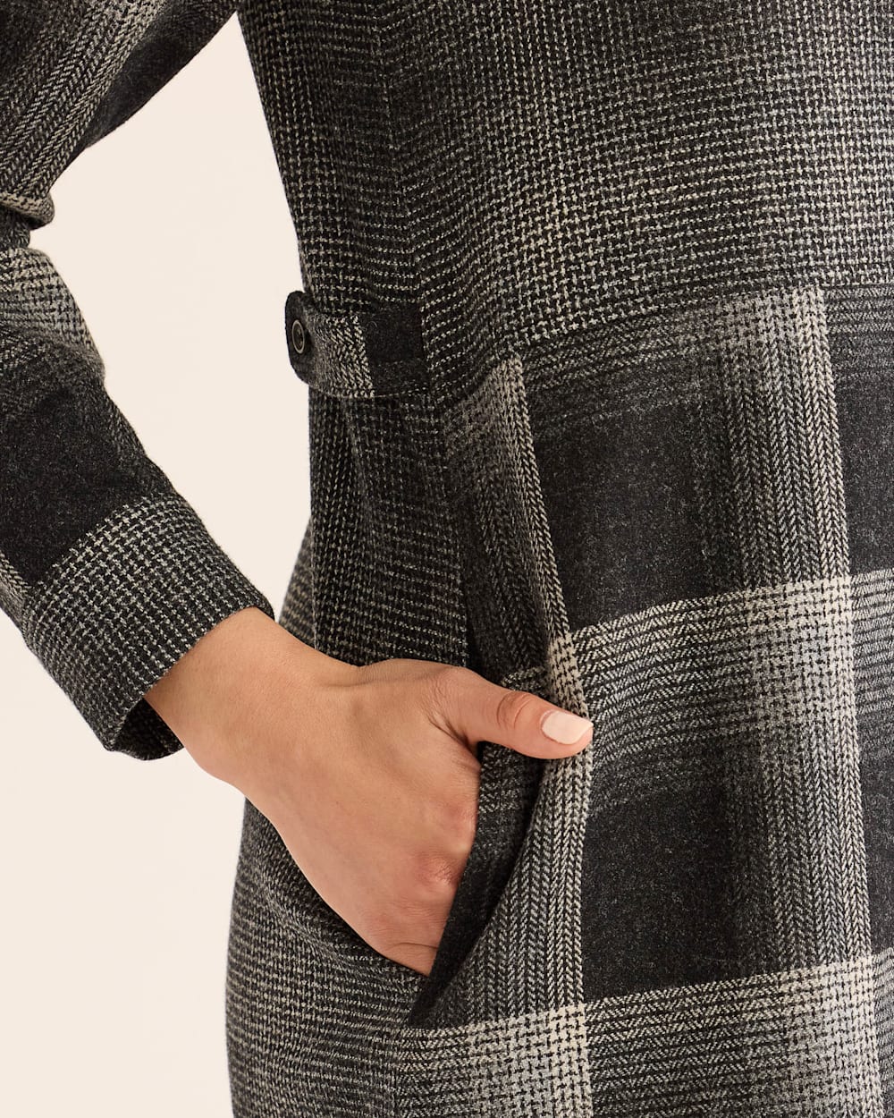 ALTERNATE VIEW OF WOMEN'S CENTENNIAL PLAID SHIRT DRESS IN OXFORD/GREY MIX OMBRE image number 5