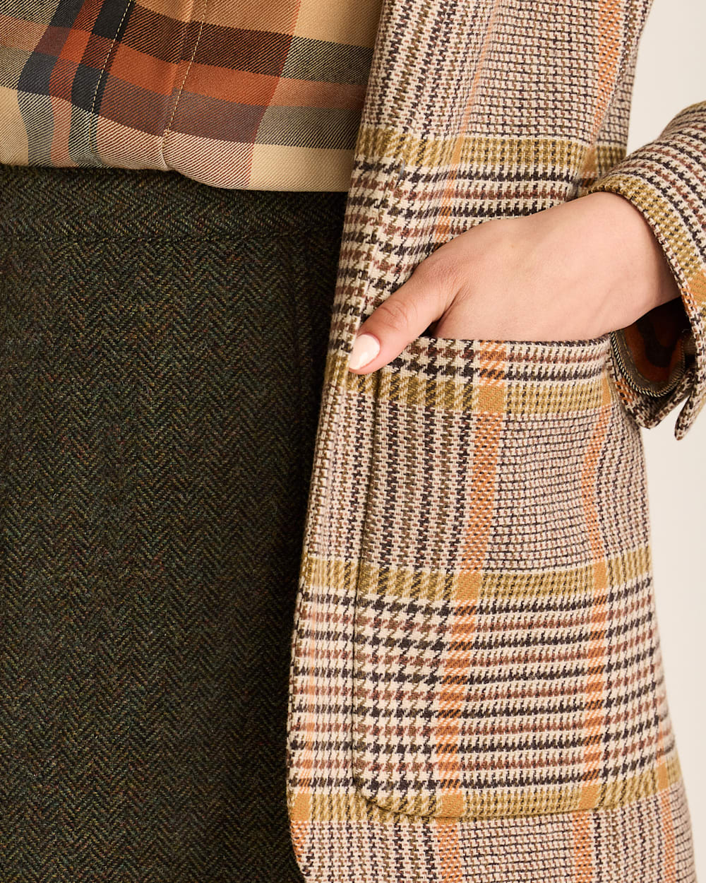 ALTERNATE VIEW OF WOMEN'S DAVIS GLEN PLAID WOOL BLAZER IN TAN/BROWN image number 4