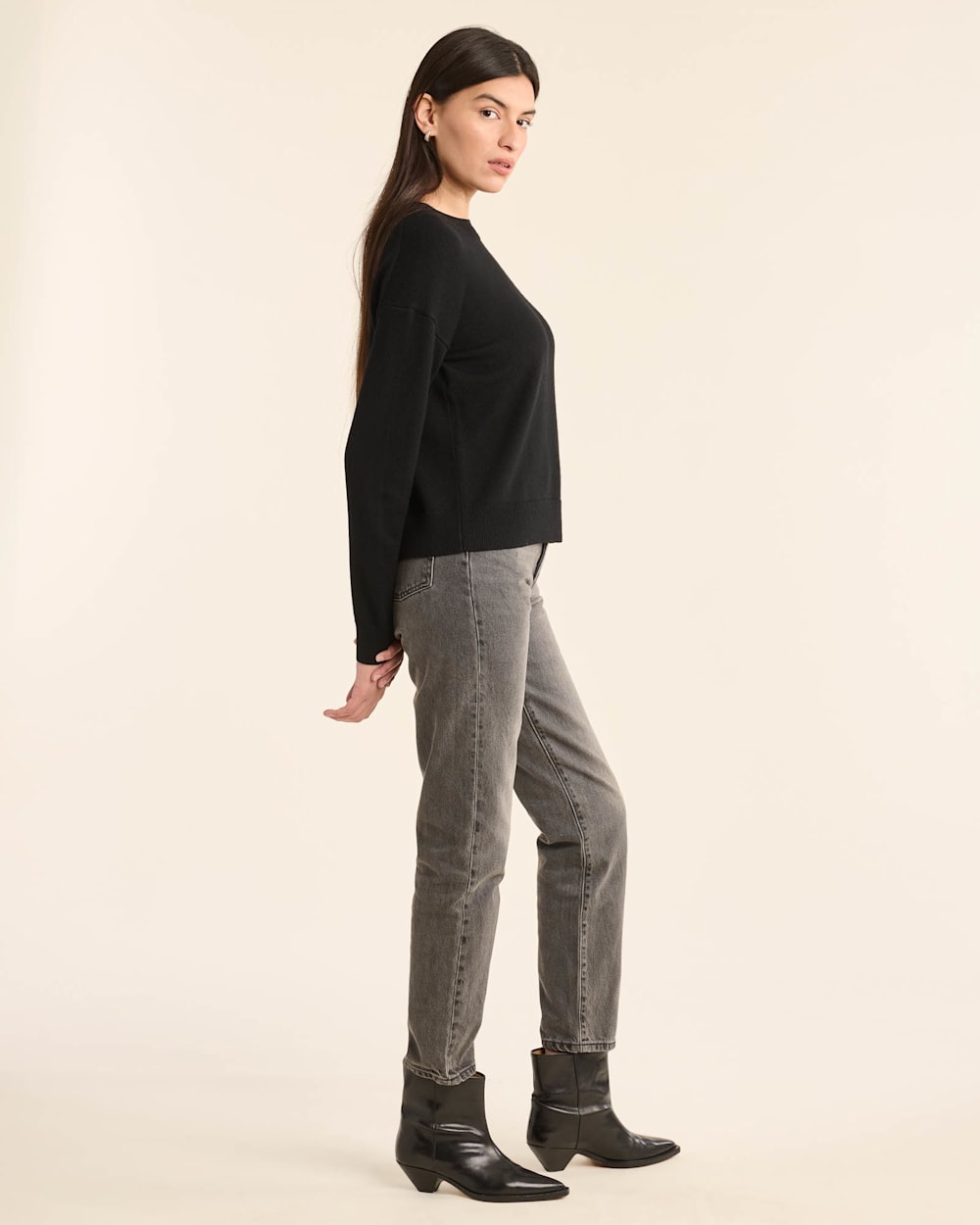 ALTERNATE VIEW OF WOMEN'S MERINO SWEATER IN BLACK image number 2