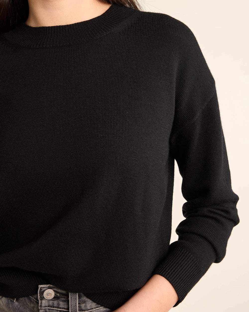 ALTERNATE VIEW OF WOMEN'S MERINO SWEATER IN BLACK image number 4