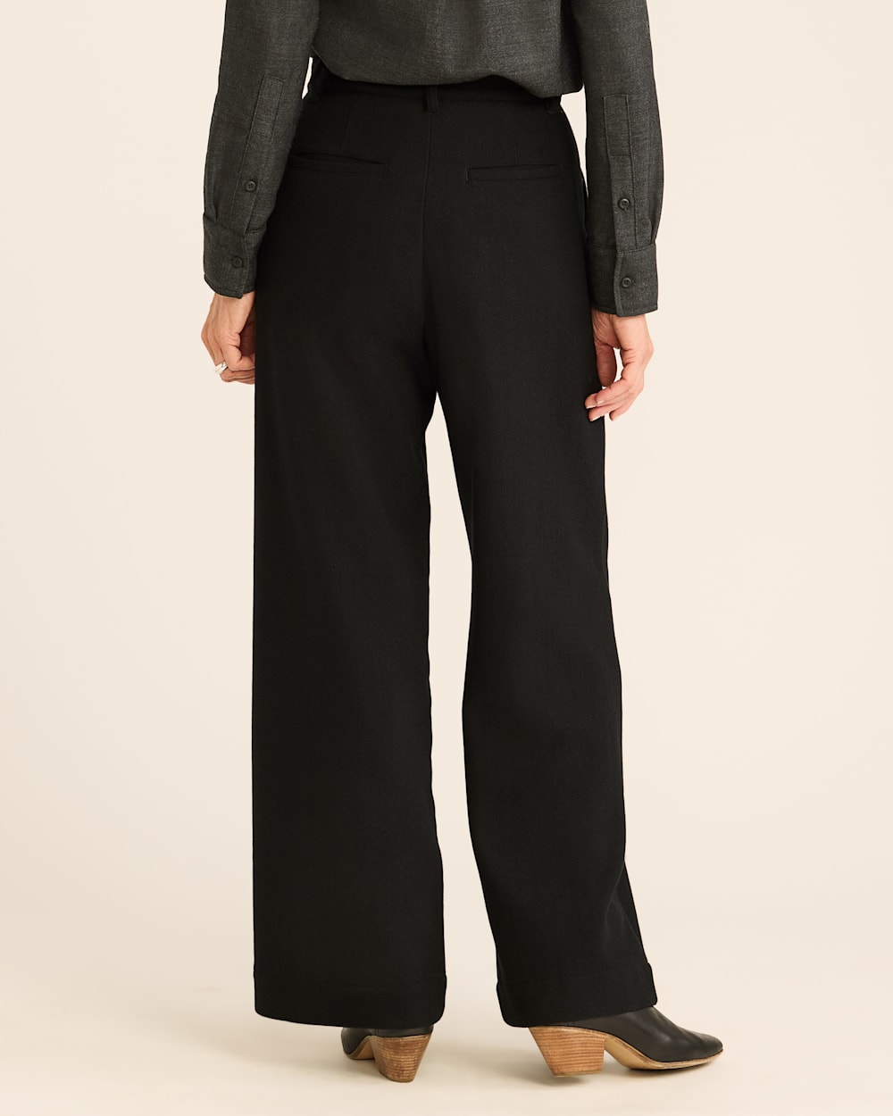 ALTERNATE VIEW OF WOMEN'S HERRINGBONE WOOL TROUSERS IN BLACK image number 4