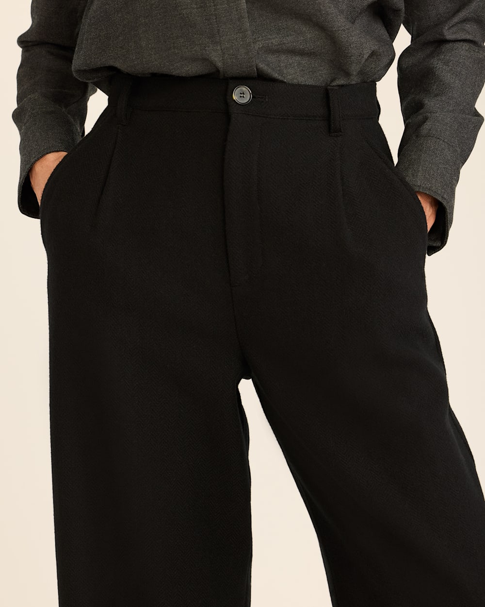 ALTERNATE VIEW OF WOMEN'S HERRINGBONE WOOL TROUSERS IN BLACK image number 6