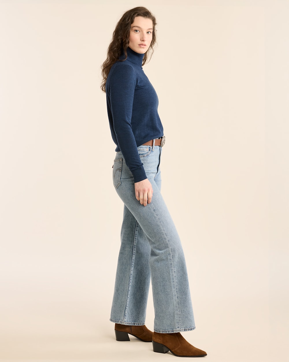 ALTERNATE VIEW OF WOMEN'S MERINO TURTLENECK IN NAVY HEATHER image number 2