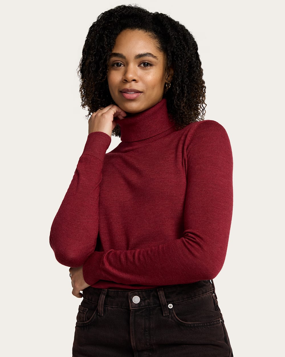 WOMEN'S MERINO TURTLENECK IN RED DAHLIA image number 1