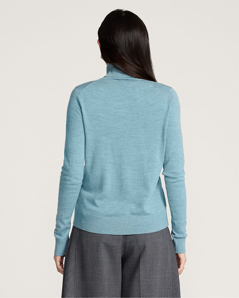 ALTERNATE VIEW OF WOMEN'S MERINO TURTLENECK IN SEA BLUE image number 2