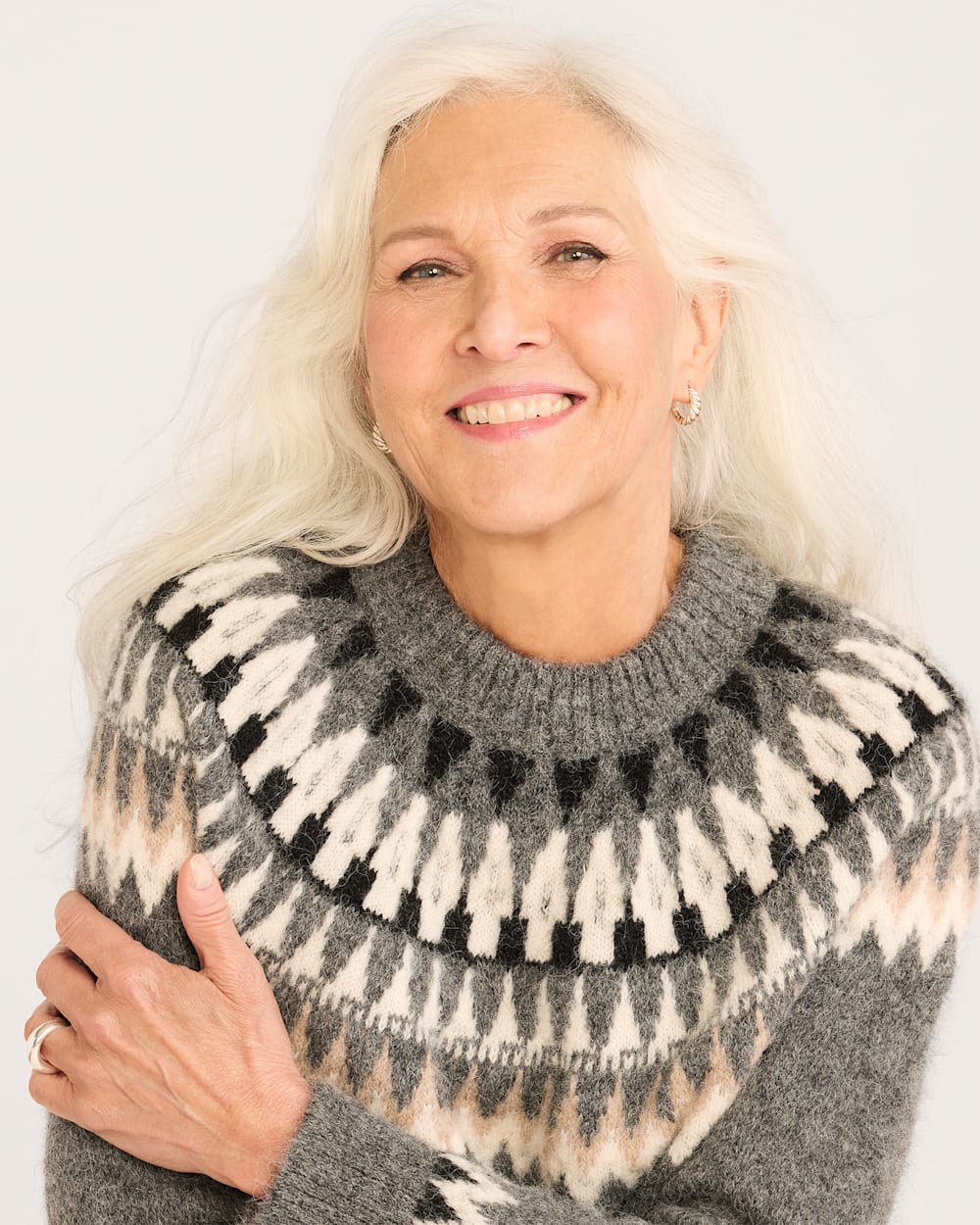 ALTERNATE VIEW OF WOMEN'S OVERSIZED ALPACA FAIR ISLE SWEATER IN GREY MULTI image number 4