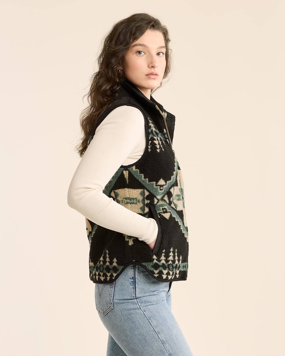 ALTERNATE VIEW OF WOMEN'S LAUREL FLEECE VEST IN HUNTER/BLACK FOUR CORNERS image number 2